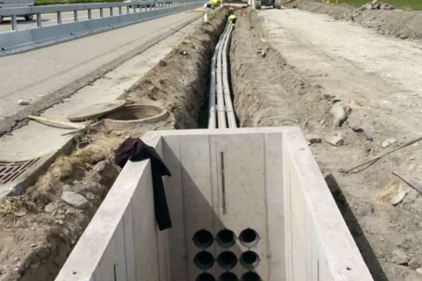 N13 Kabeltrassee Zizers-Maienfeld: Muffenschacht mit Kabelblock