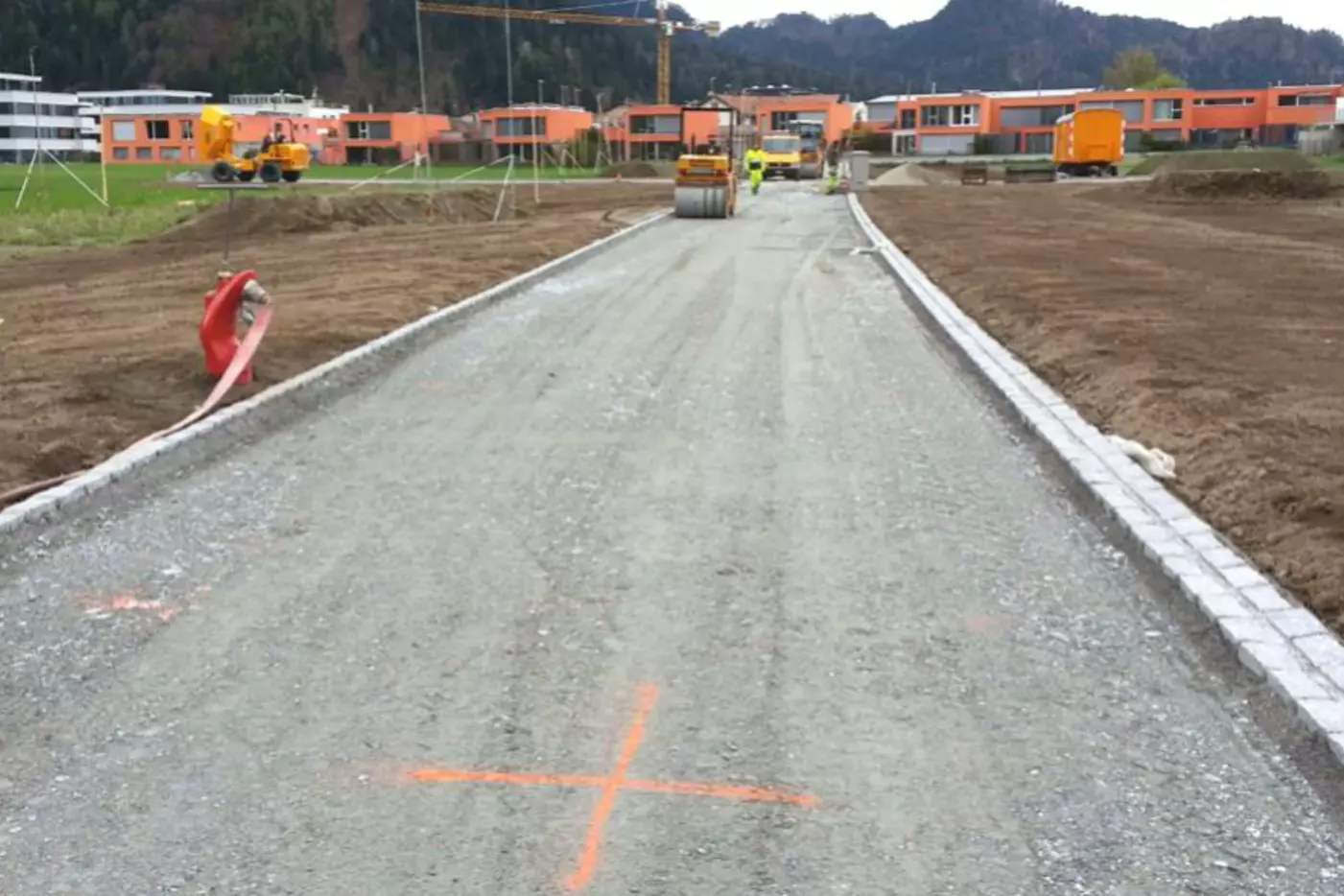 Quartiererschliessung Ruver, Bonaduz: Via Carrera kurz vor Vollendung