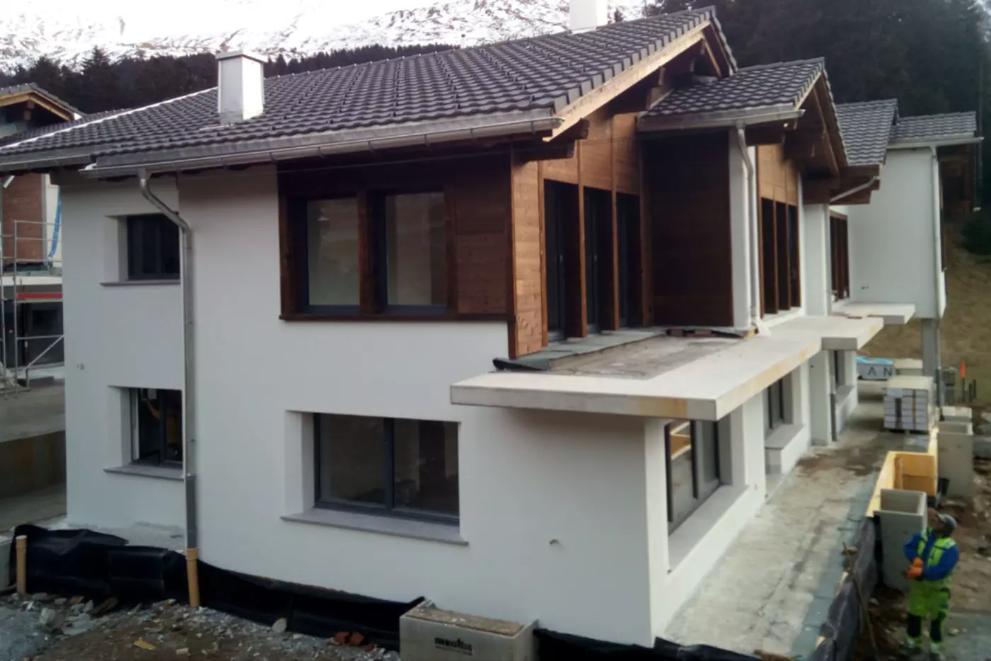 4 EFH + TG Valbella: Ansicht Süd-Ost