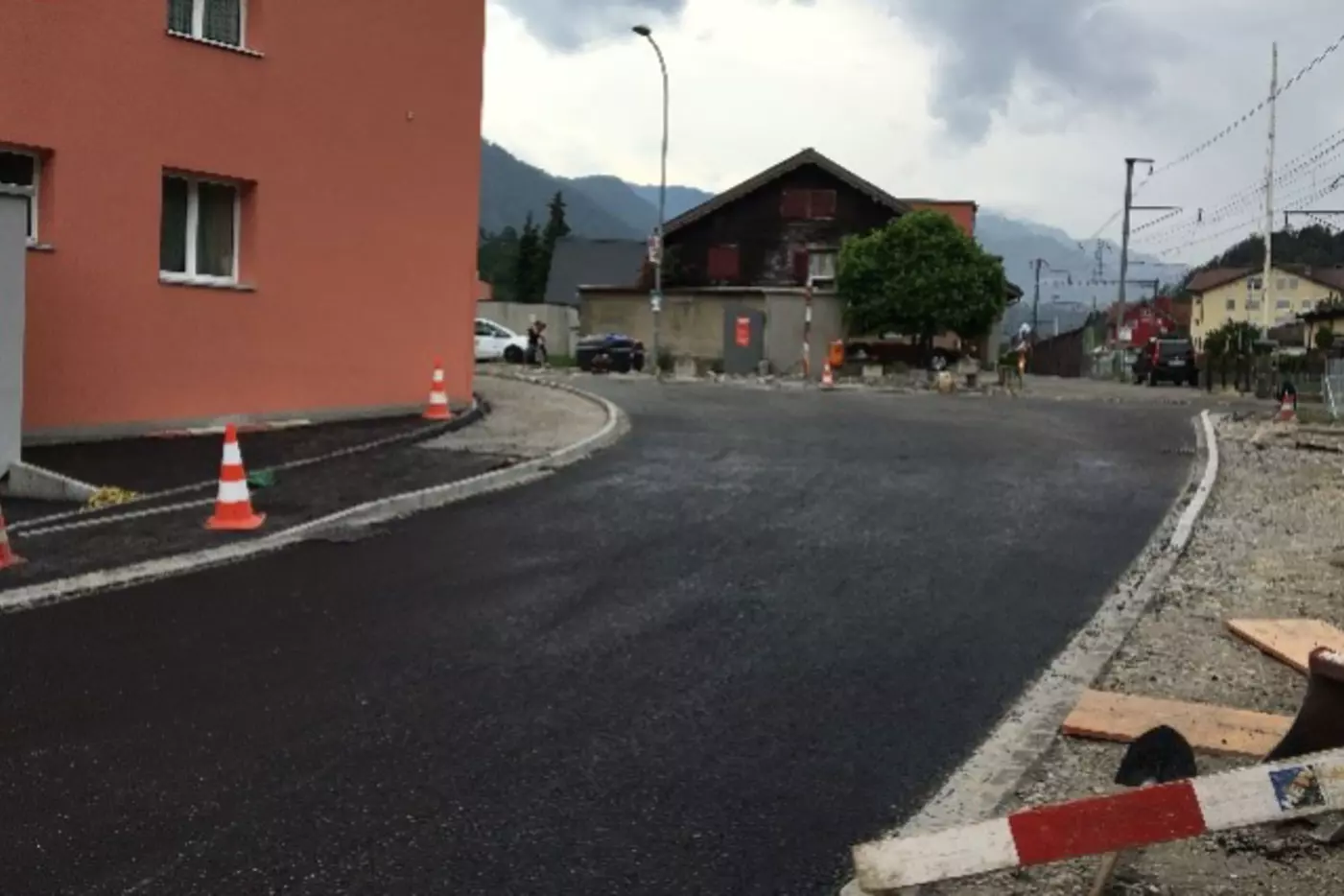 Sanierung Rieven, Domat/Ems: Strasse neu asphaltiert