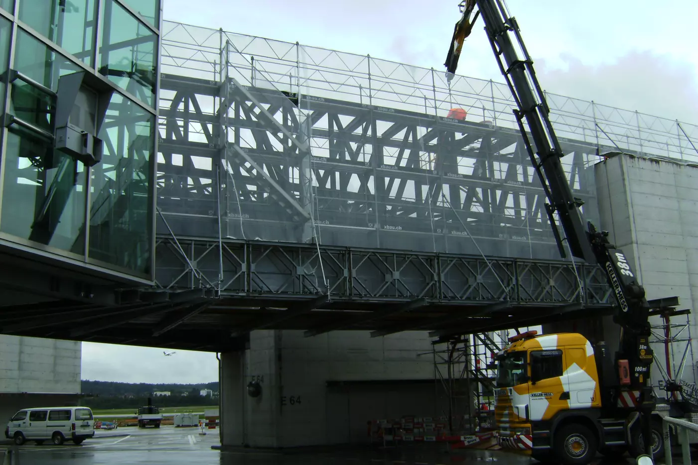 Montage mit Gerüstung