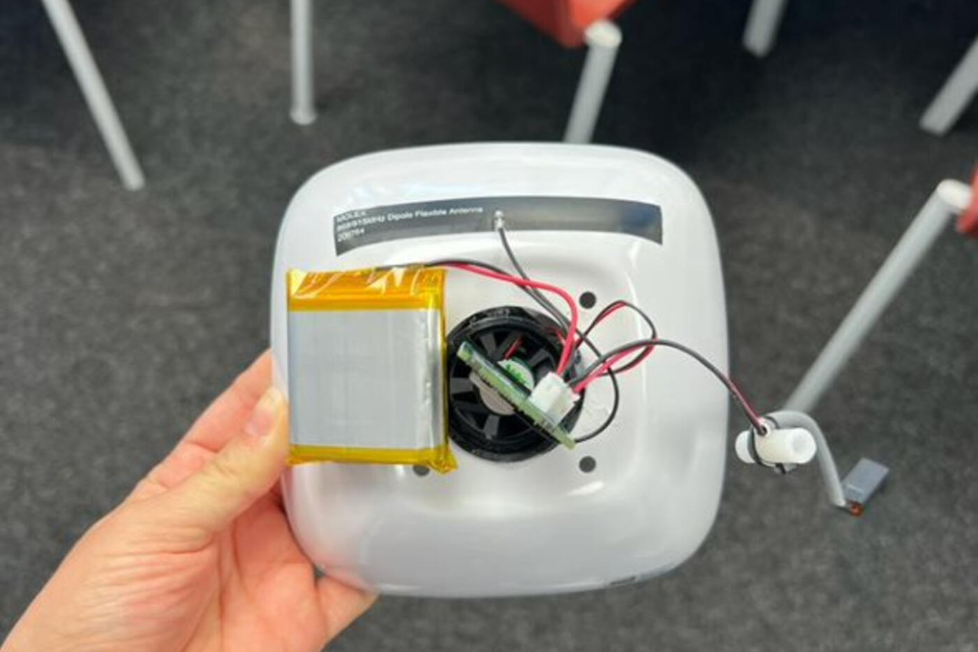 Zusammengebauter Sensor zur Messung der Luftfeuchtigkeit und Temperatur 