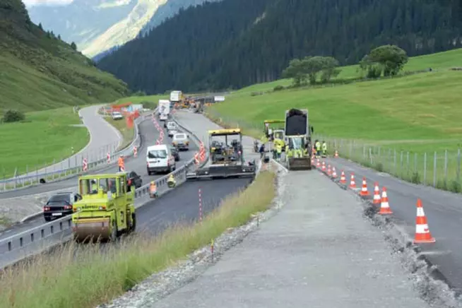 A13, Cassanawald-AS Nufenen: Belagseinbau Anschluss Nufenen
