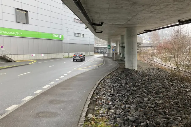 Bushaltekante Richtung Kriens