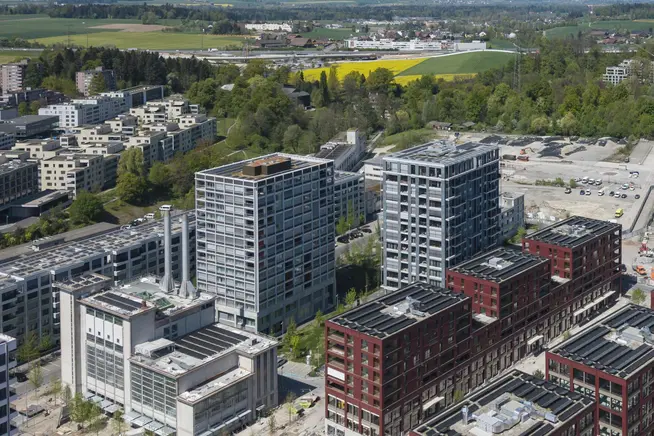 Drohenfotos von Hochhäusern