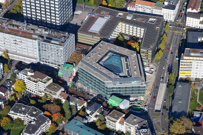 Luftbild Biozentrum Basel (Bild: Erich Meyer)