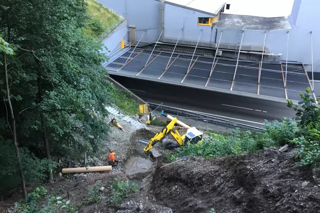 Grabarbeiten im Steilhang beim Nordportal