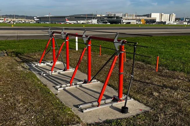 Neue Antennen Glide Path Piste 34, Flughafen Zürich